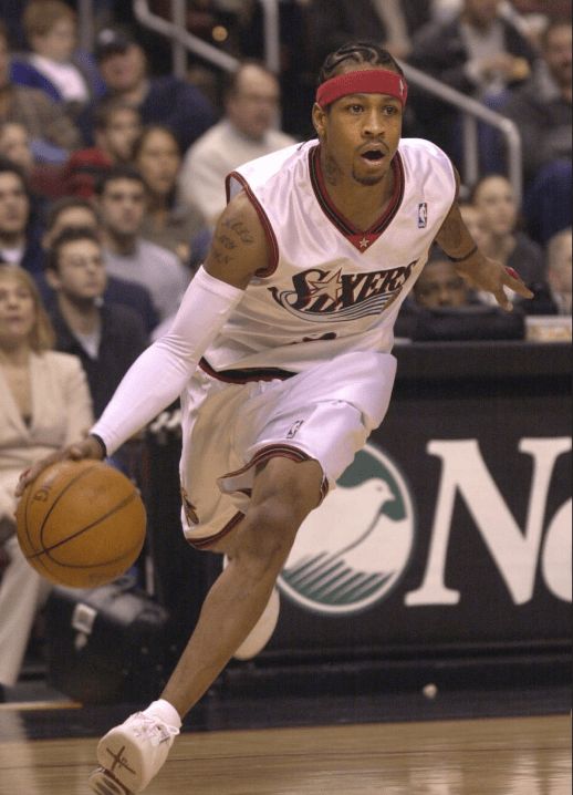 每体：阿劳霍缺席今日训练，巴萨相信今天的缺席影响不会太大（每体：阿劳霍未参加今天的训练，巴萨称影响有限）