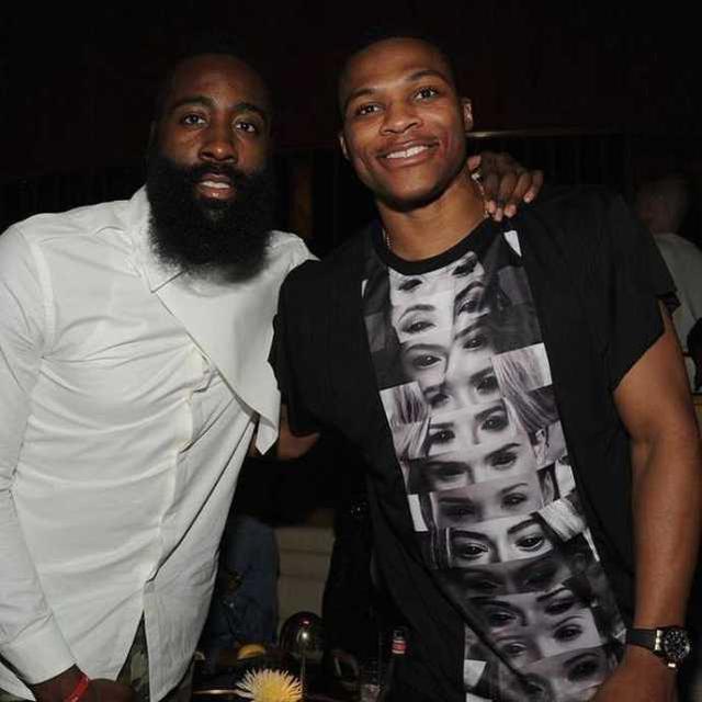 曼联女足比赛厕所厕纸问题仍未解决（曼联女足赛场卫生间厕纸问题尚未得到解决）