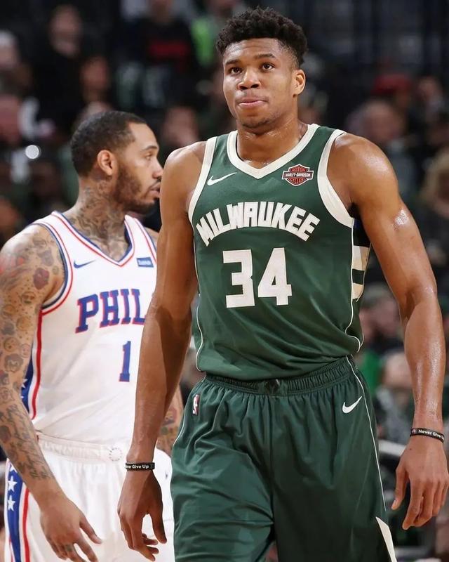 半场战报：勒沃库森0-1多特，安塞尔米诺头槌破门（半场速报：多特1-0领先勒沃库森，安塞尔米诺头球建功）