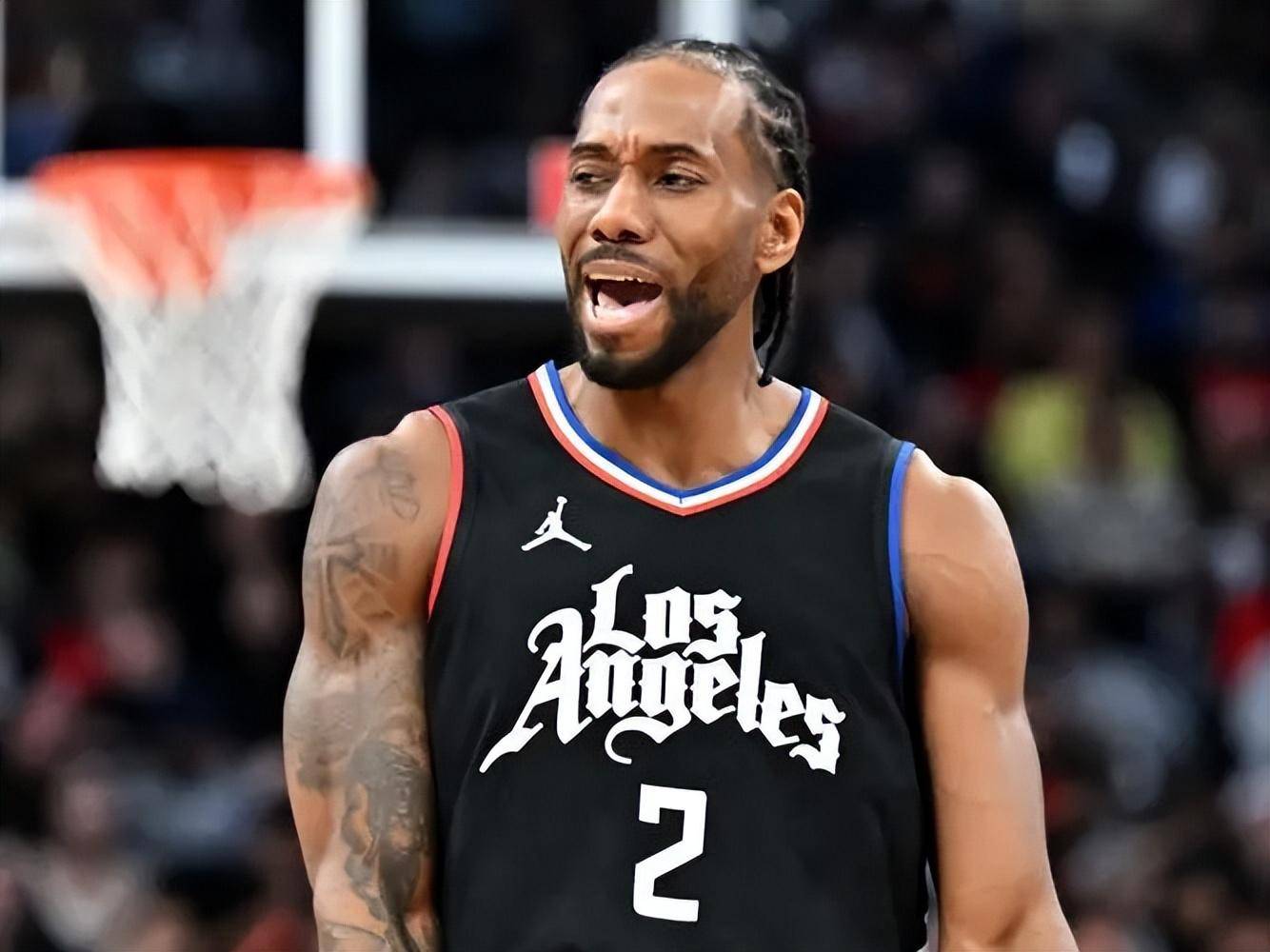 曼联官宣签一门将！阿莫林否认不信任青训，但拒绝保证新帝星能出场（曼联宣布引进门将！阿莫林称信任青训，却不保证新星出场机会）