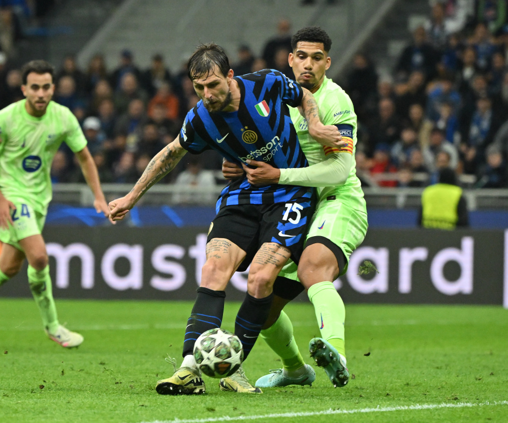 连续两赛季带不同球队欧战做客安菲尔德，阿隆索成历史第三人（阿隆索连续两季率不同球队在欧战客战安菲尔德，成历史第三人）