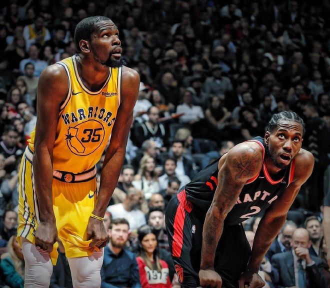 帽子戏法！赛恩·詹姆斯外线开炮 三分3投全中（赛恩·詹姆斯外线火力全开 三分球三投三中上演帽子戏法）