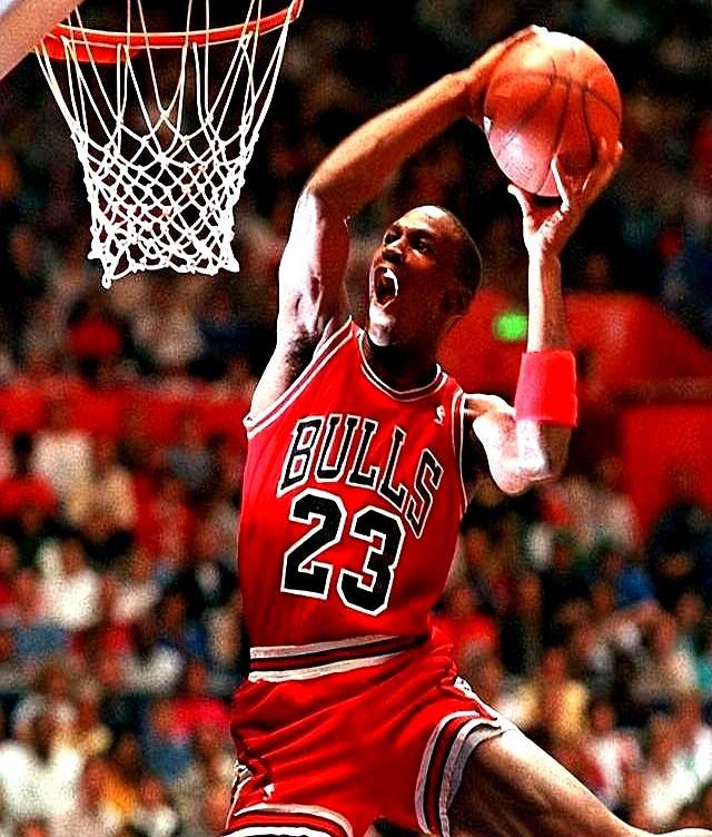 马斯坦托诺：队里最让我不可思议的是贝林；批评让我不断进步（马斯坦托诺：队内最惊艳的是贝林，批评促我持续成长）