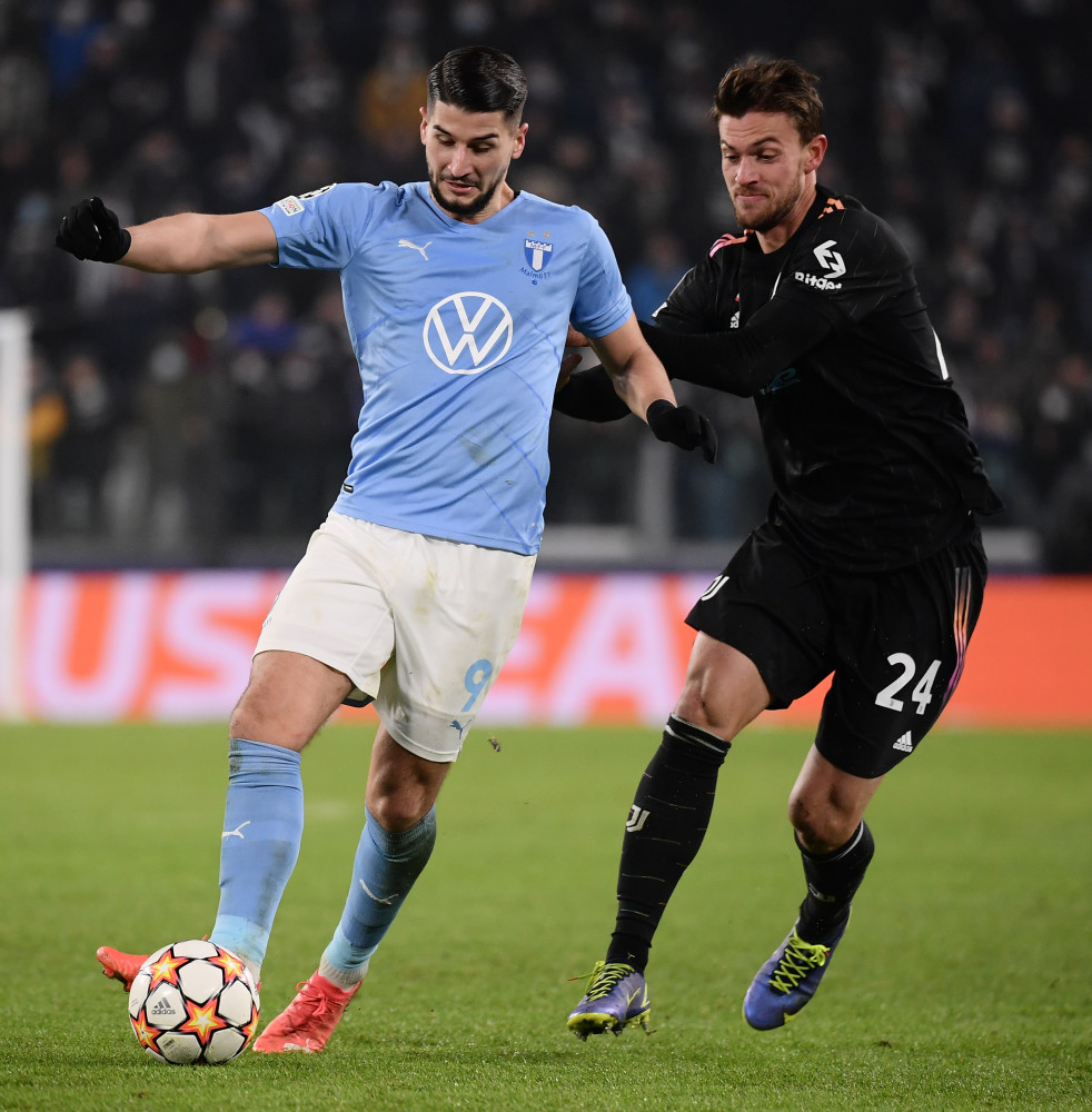 TA：斯通斯今夏不会离开曼城，胡桑诺夫计划留队（TA：斯通斯今夏将留守曼城，胡桑诺夫同样计划留队）