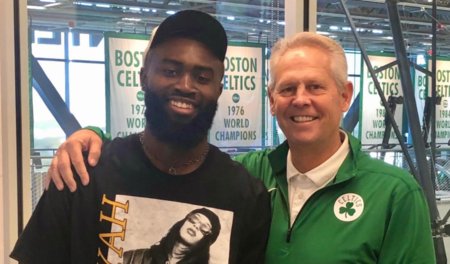 兜兜转转十余年，矿工离开顿涅茨克的这些年都用过哪些球场？（离开顿涅茨克后十余载，矿工辗转的主场都有哪些？）