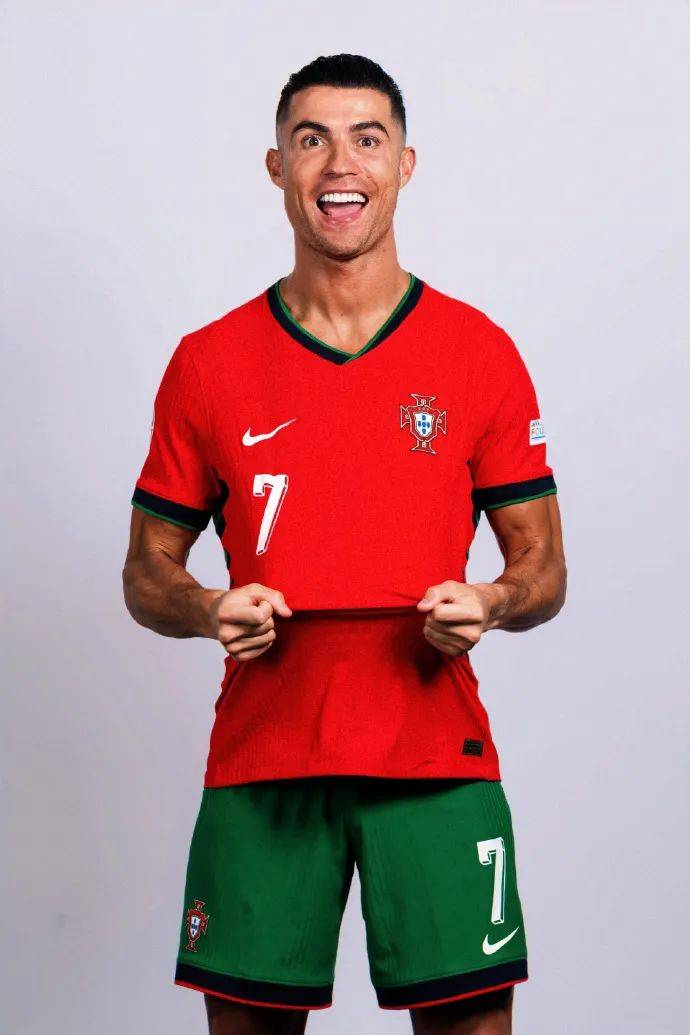 弗兰克：外界批评？我真的不在乎；我一直都想踢进攻足球（弗兰克：无惧外界质疑，始终坚持进攻足球）