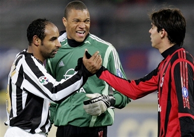 李嗣镕：在场上一点也不紧张，就想为津门虎队奉献自己的全部（李嗣镕：比赛毫不紧张，只想为津门虎队倾尽全力）