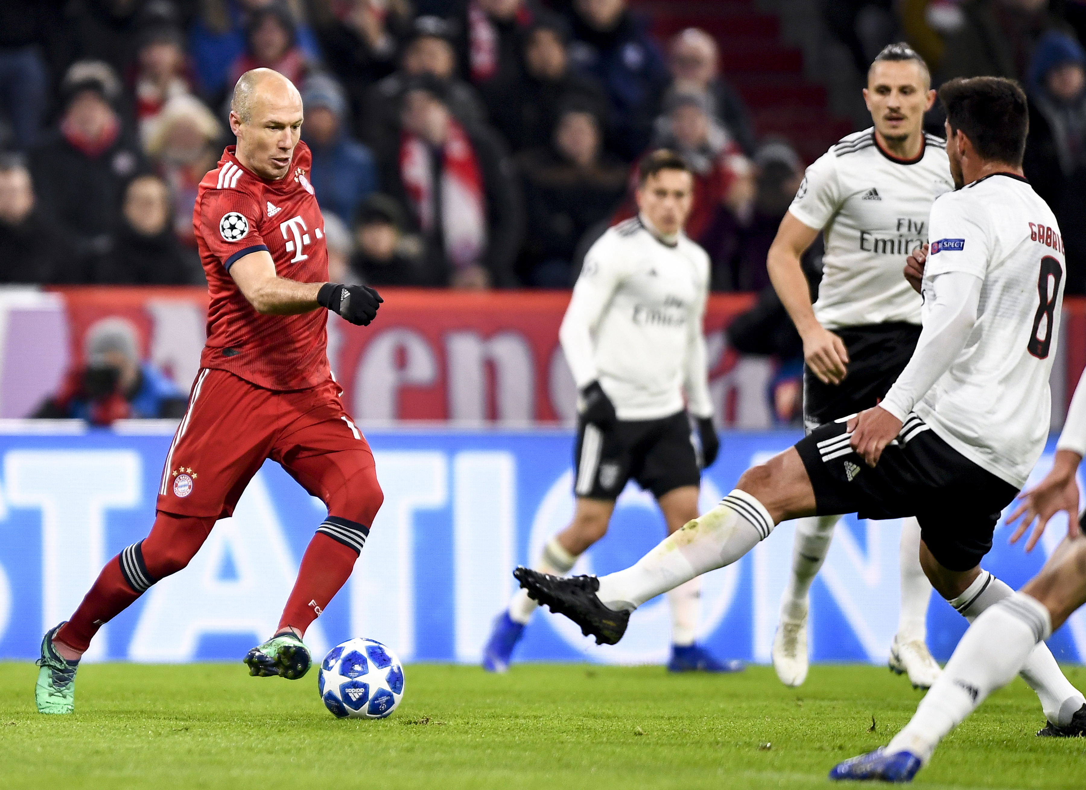 阿斯：弗里克圣诞节给巴萨放一个星期假，12月29日归队训练（阿斯报：弗里克圣诞期间为巴萨放假一周，球队12月29日恢复训练）