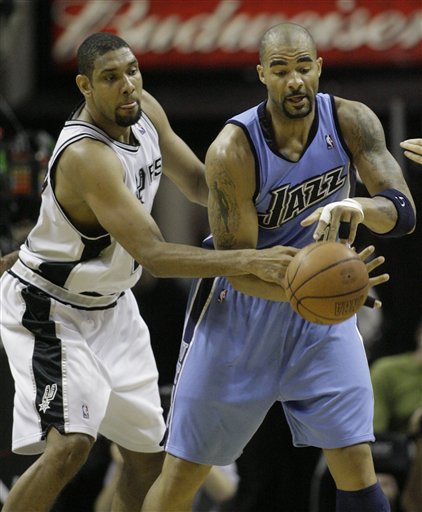 英超-利物浦1-1桑德兰无缘连胜，范戴克送大礼，维尔茨造乌龙（英超：利物浦1-1桑德兰连胜受阻，范戴克失误送礼，维尔茨逼出乌龙）