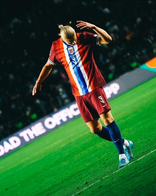 惨遭9连败！鹈鹕2胜15负继续排名西部垫底（鹈鹕遭遇九连败，2胜15负仍居西部末位）