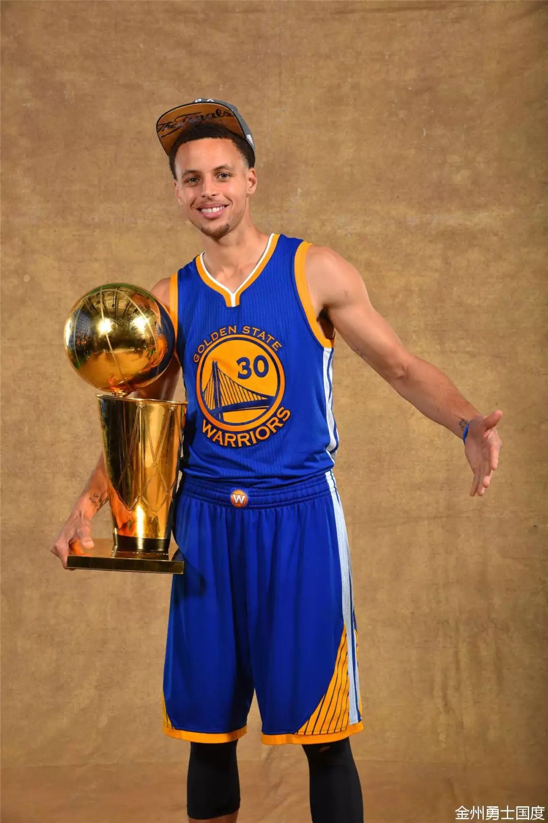 斯皮纳佐拉：我们没能踢好，感觉本菲卡更强、更具侵略性（斯皮纳佐拉：本菲卡更强更具侵略性，我们表现不佳）