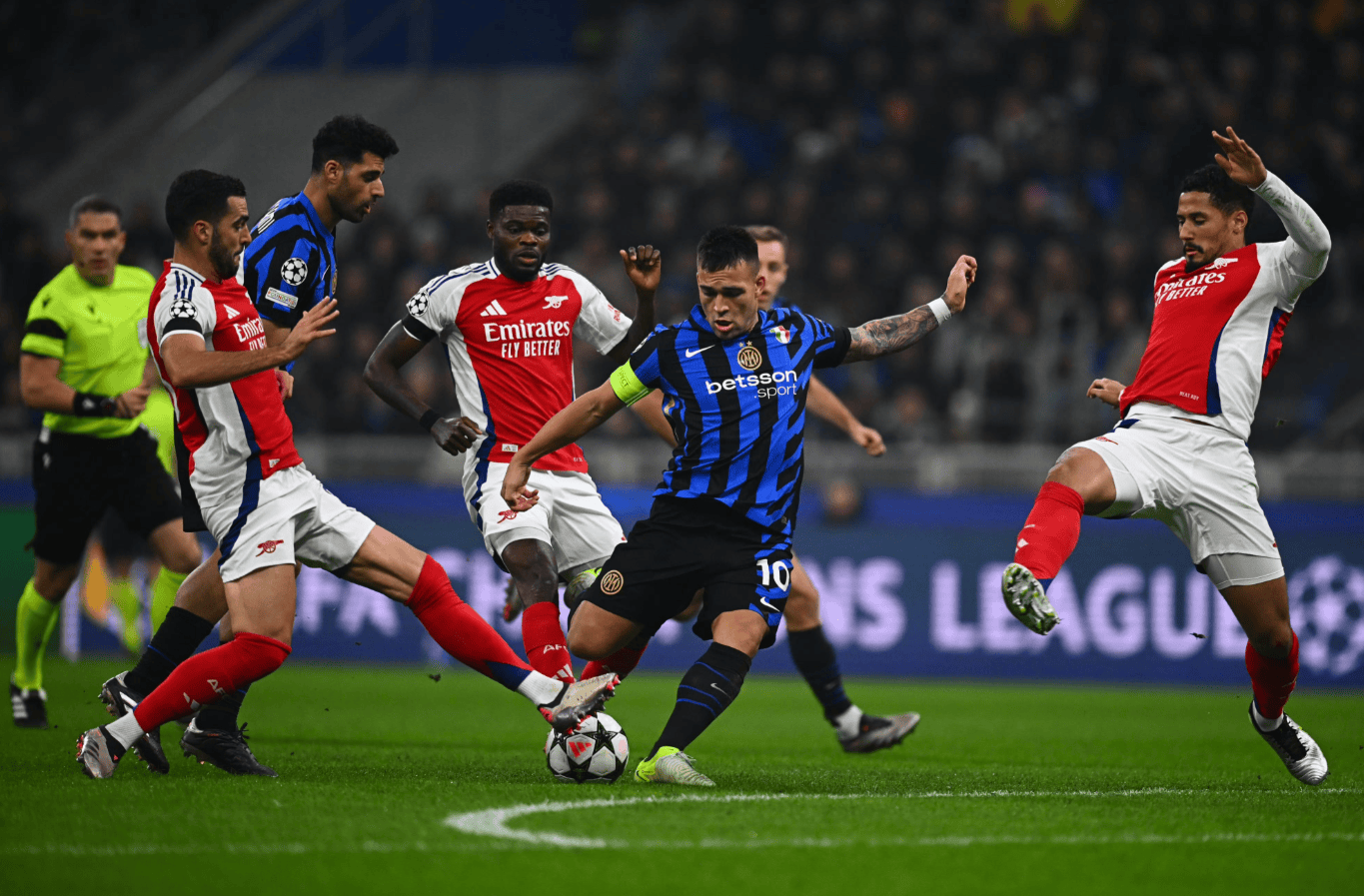 塞尔记者：姆巴佩将因腿部不适缺席欧冠对阵曼城（塞尔电台：姆巴佩因腿部不适缺席欧冠战曼城）