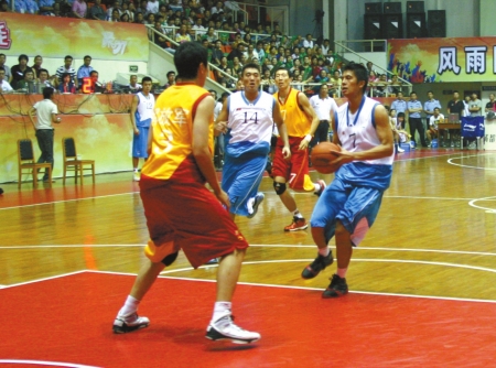 我不会去塞尔维亚！比斯利否认将加盟贝尔格莱德游击队传言（比斯利回应转会风波：不去塞尔维亚，否认加盟贝尔格莱德游击队）