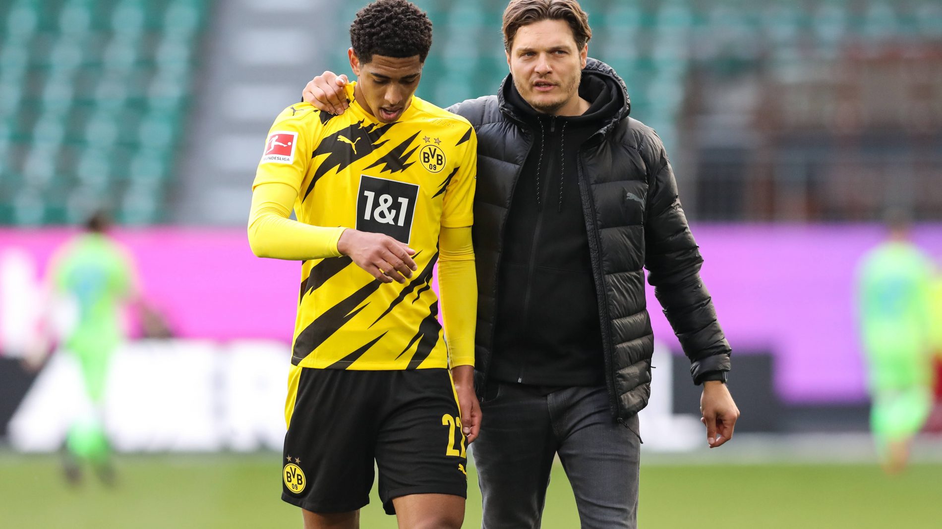 魔术主场逆转尼克斯豪取三连胜 瓦格纳37分领军进攻狂潮（魔术主场翻盘击退尼克斯取三连胜 瓦格纳轰37分引领火力全开）