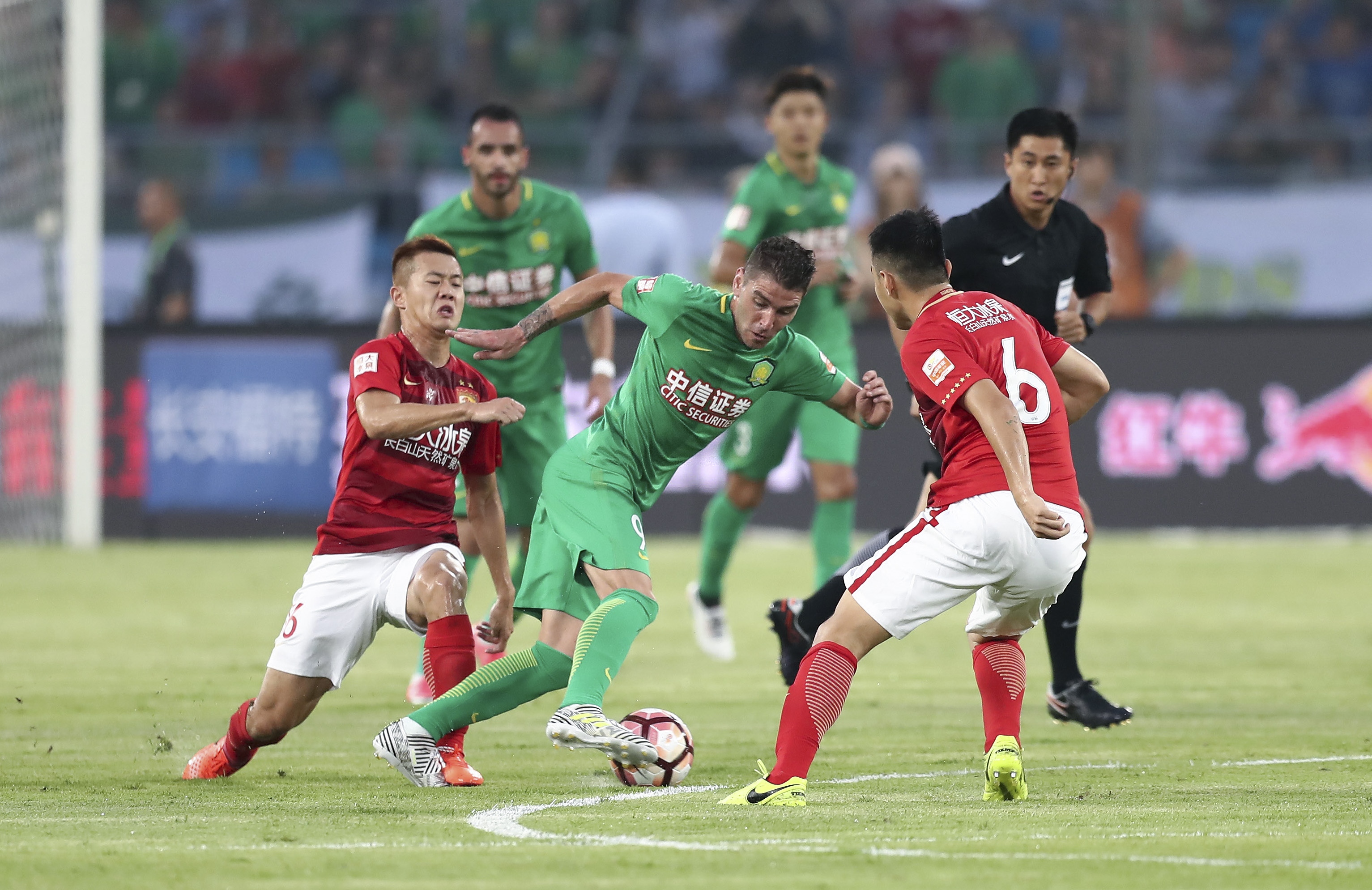 萨拉赫爆炸性言论震动利物浦，红军瞄准迪奥曼德接班！（萨拉赫重磅发声震撼安菲尔德，红军锁定迪奥曼德接班人）